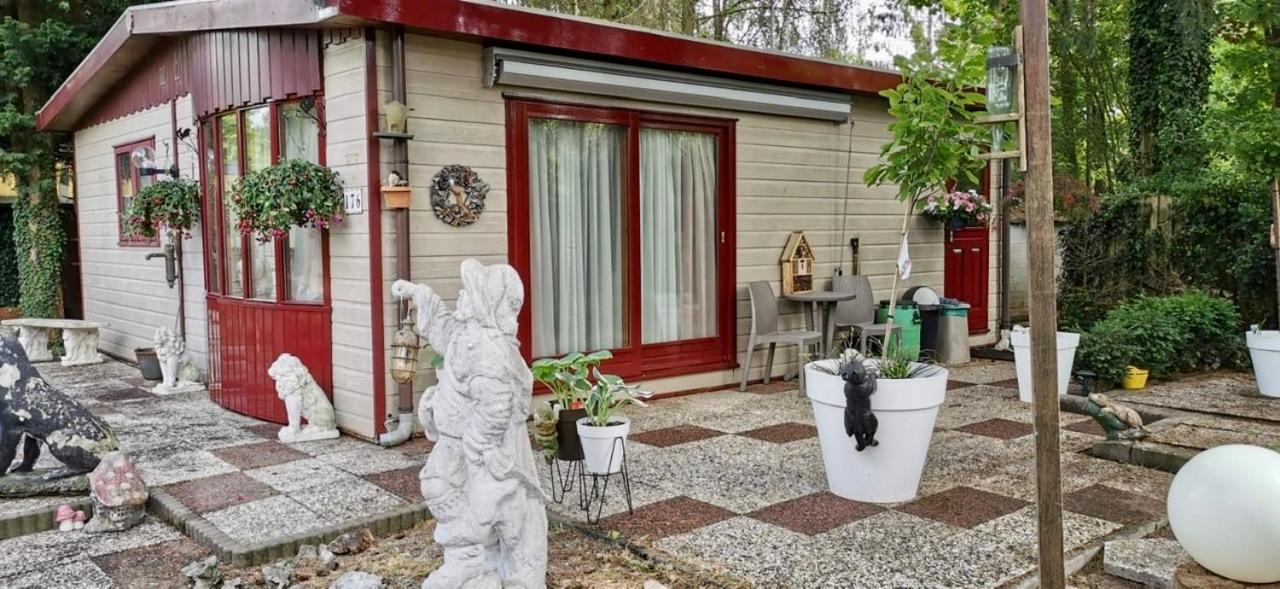 Retro Relax Resort Midden In Het Bos Op De Veluwe In 푸텐 외부 사진