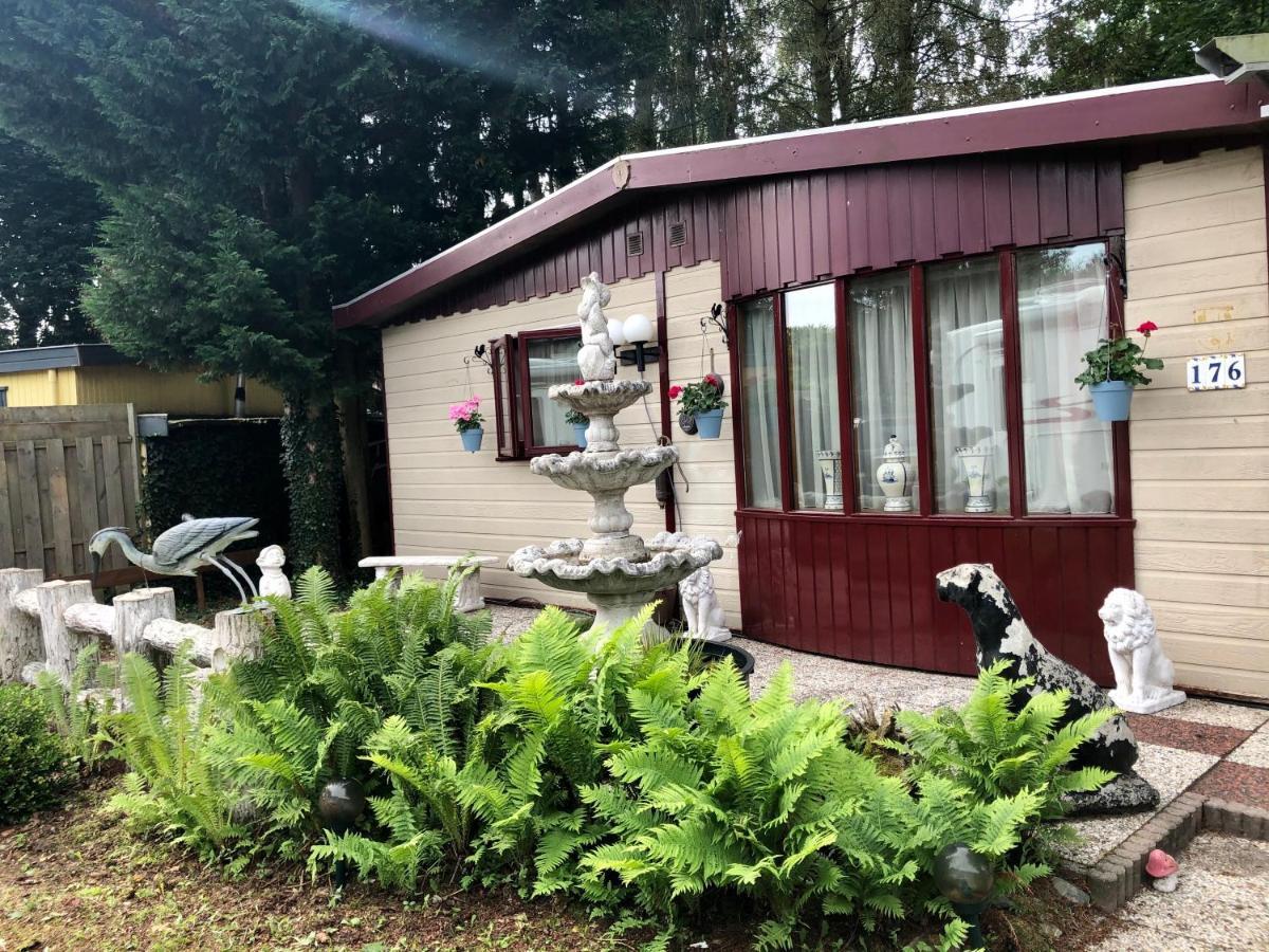 Retro Relax Resort Midden In Het Bos Op De Veluwe In 푸텐 외부 사진