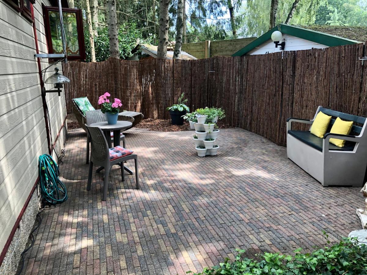 Retro Relax Resort Midden In Het Bos Op De Veluwe In 푸텐 외부 사진